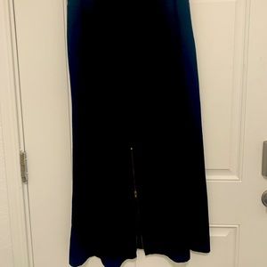 Harve Bernard Black wool skirt,slimming appearance, comfortable